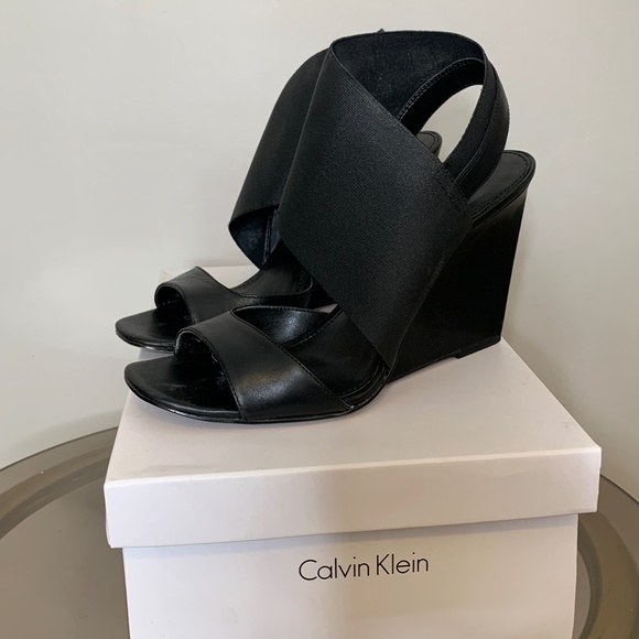 Calvin klein 2024 brinlee wedge sandal